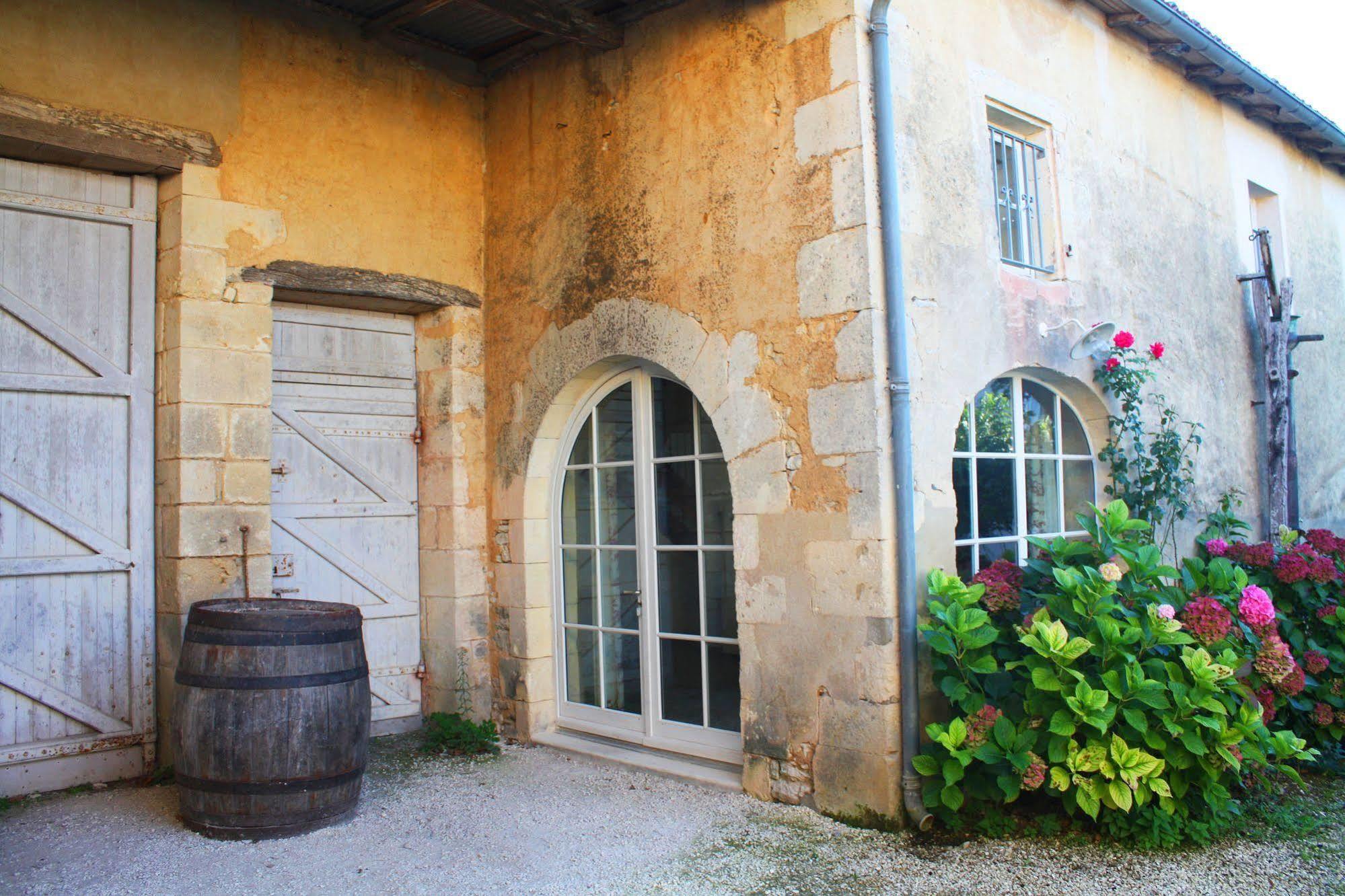 Domaine De La Laigne - Spa Asnieres-la-Giraud Экстерьер фото